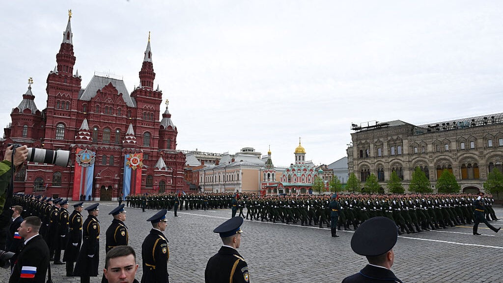 Russian Parade: Reduced Hardware Signals Deep Vulnerability