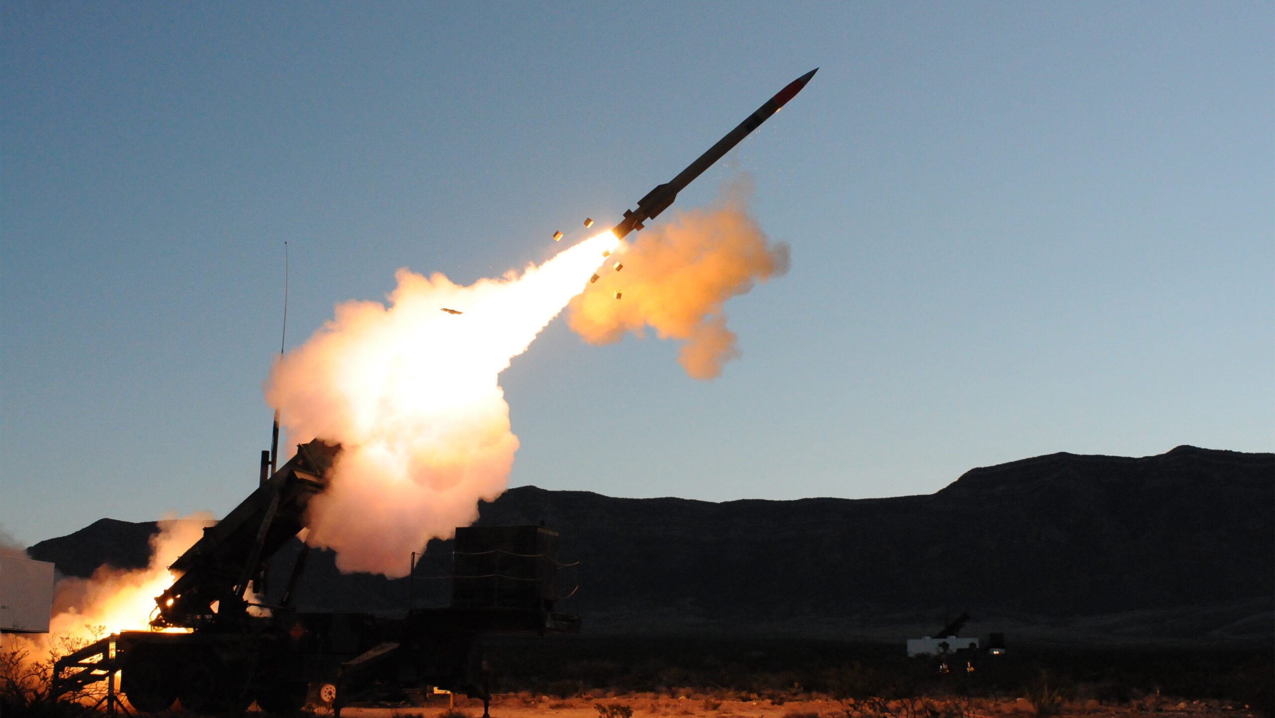 US Fast-Tracks $8.6B Arms to Mideast, Bypassing Congress