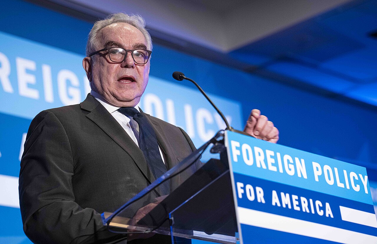 Iran Pact Ignites US Political Firestorm